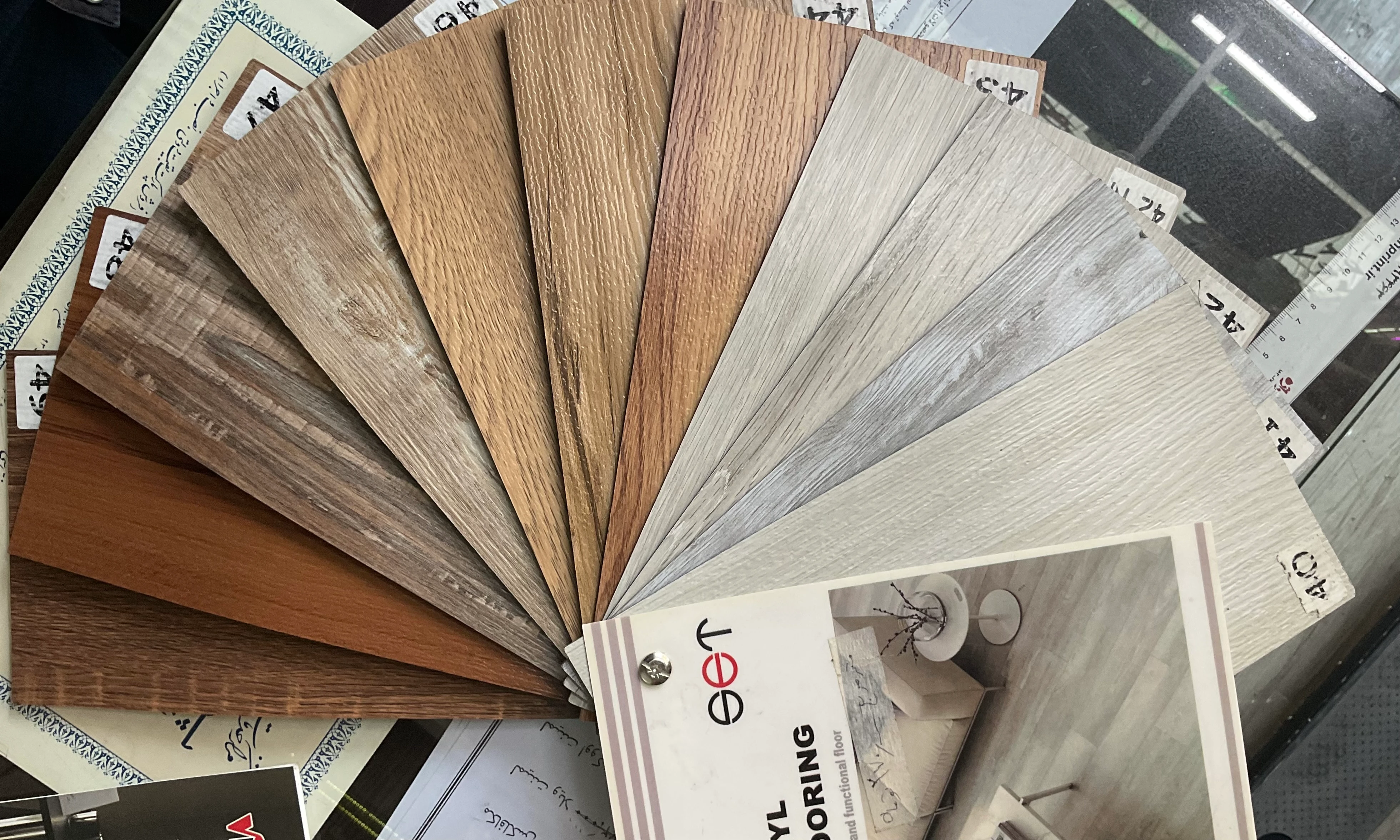 لمینت و کفپوش